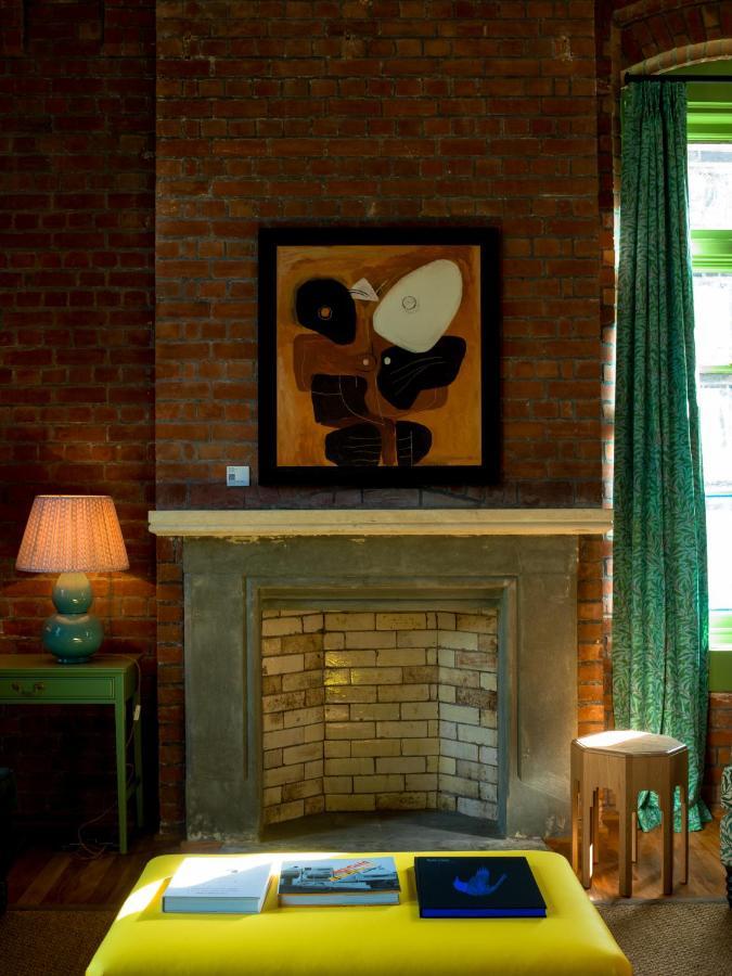 The Observatory Hotel כרייסטצ'רץ' מראה חיצוני תמונה A fireplace at the house